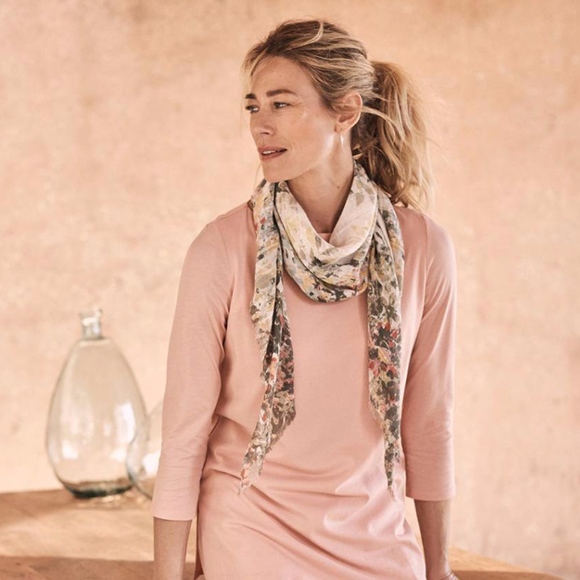 J.Jill Pure Jill Cascading Blossoms Triangle Scarf - Picture 4 of 6